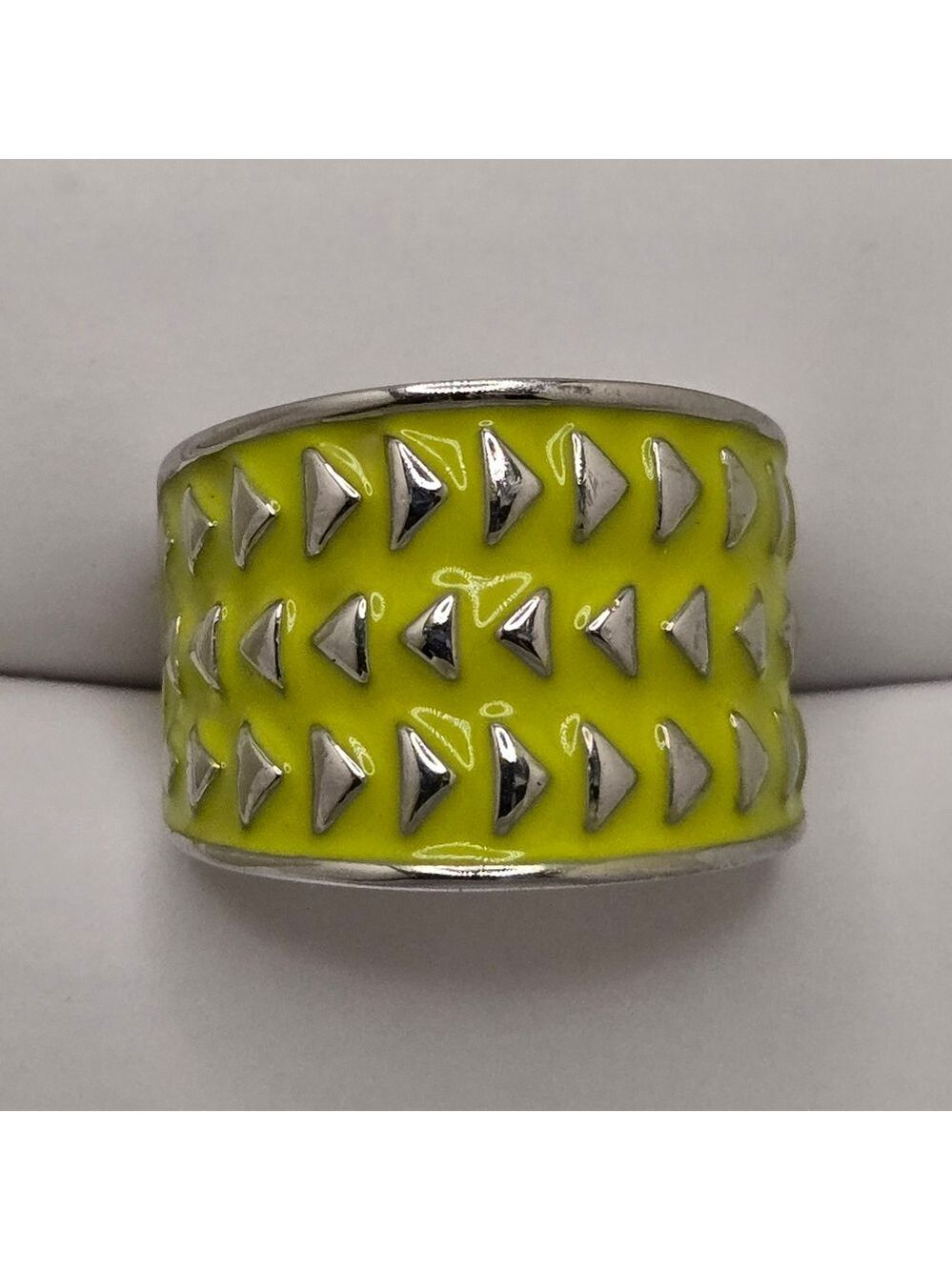 Lia Sophia "Fast Forward" Silver Ring with Yellow Green Enamel Size 7 - Picture 3 of 6